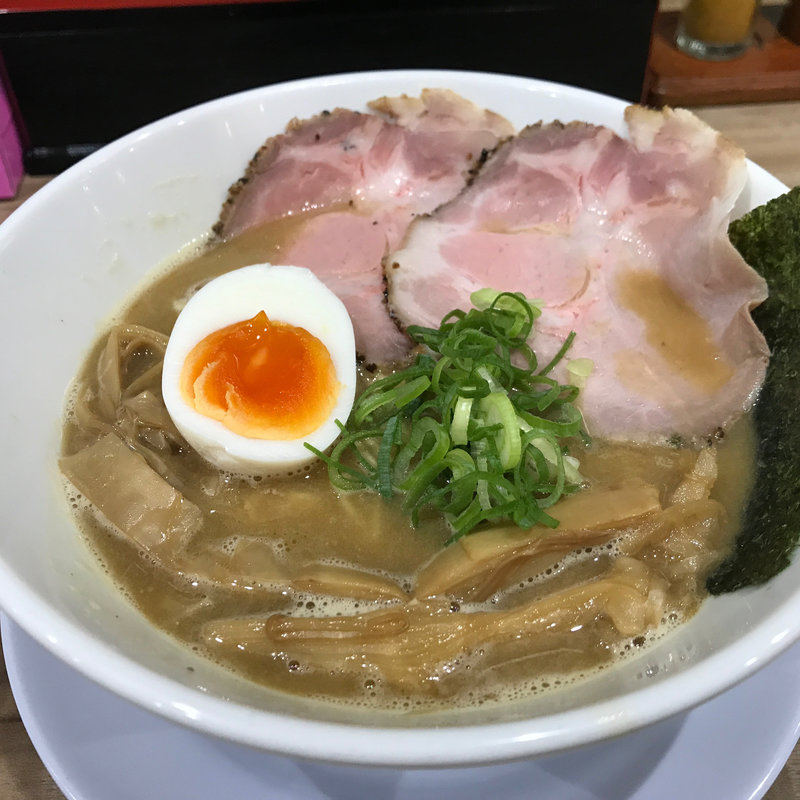 とりとんラーメン(ラー麺 陽はまた昇る )