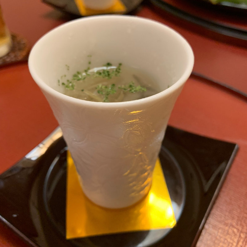 白桃とじゅんさいのスープ(神楽坂 割烹 加賀 個室と会席接待の宴会処 （カッポウ カガ）)