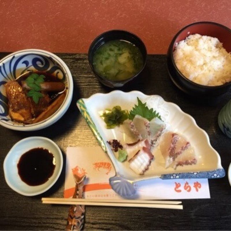 刺身定食(天然いけす料理・鮨 とらや)