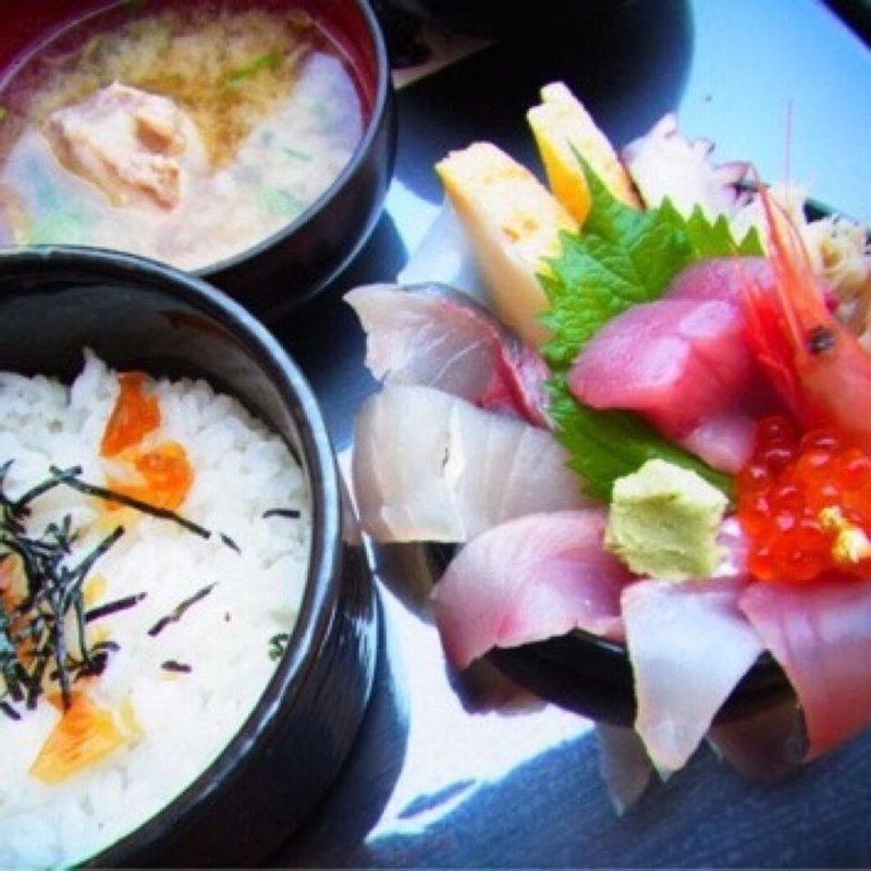 朝食海鮮丼（まかない丼）(いきいき亭 )