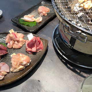 (虜)