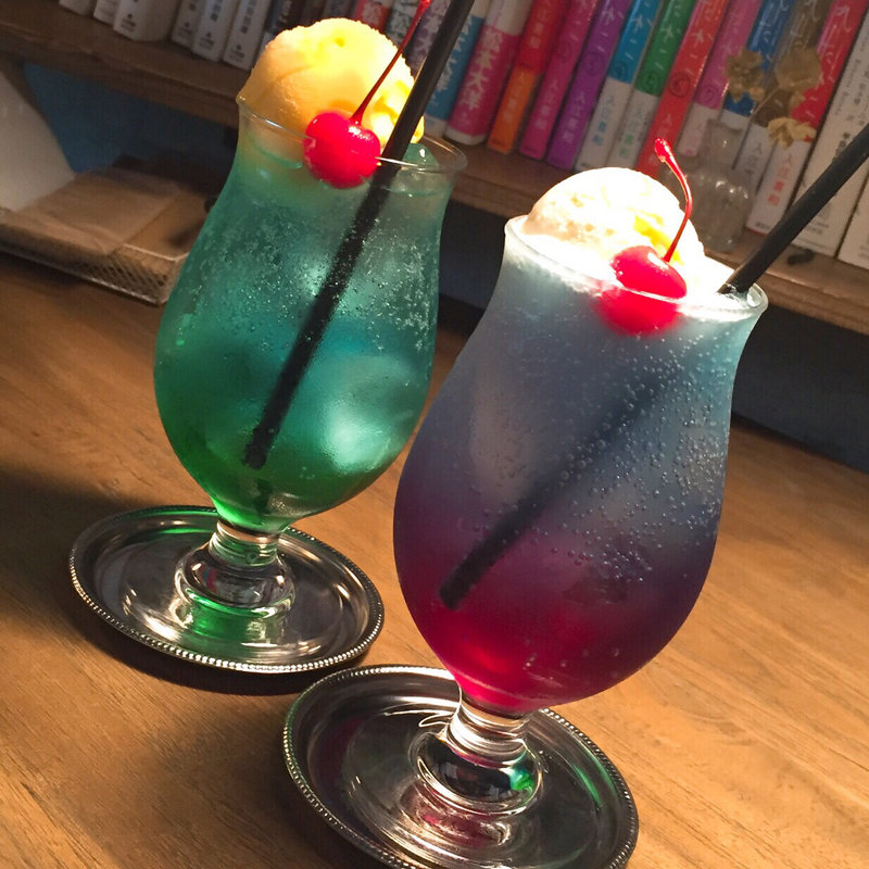 クリームソーダ ムラサキとエメラルド(本屋イトマイ)