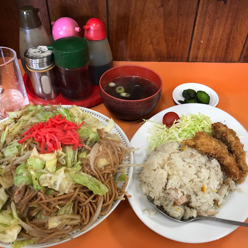 焼きそばセット(半チャーハン+チキンカツ)(光栄軒)