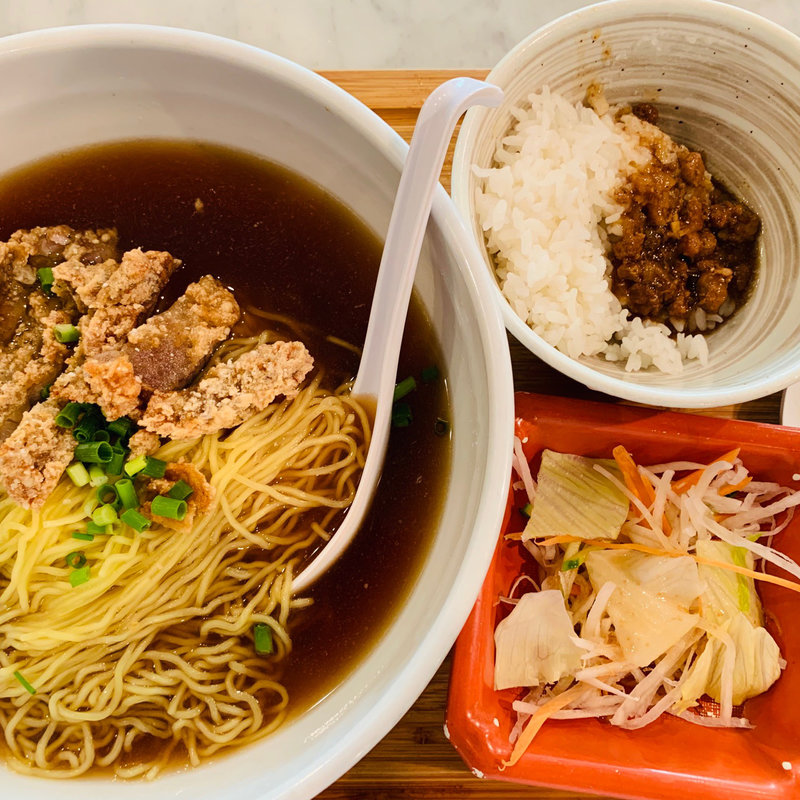 パーコー麺とルーロー飯(台湾担仔麺 )