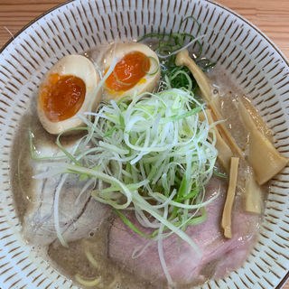 濃厚鶏白湯らーめん(わ河馬 (わかば))
