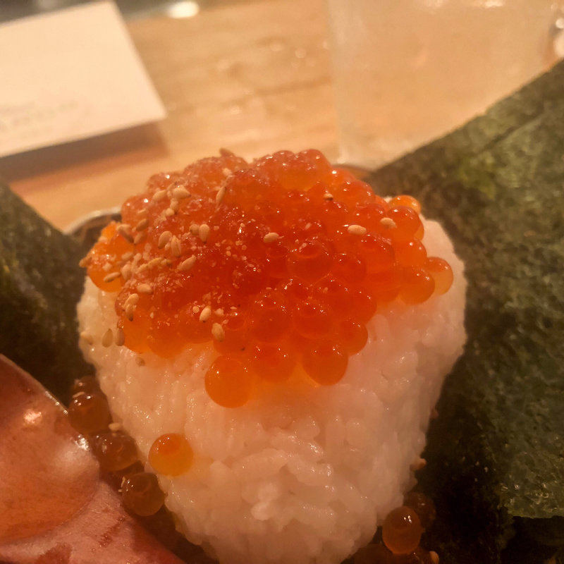 イクラぶっかけおにぎり(ニューマルコ)