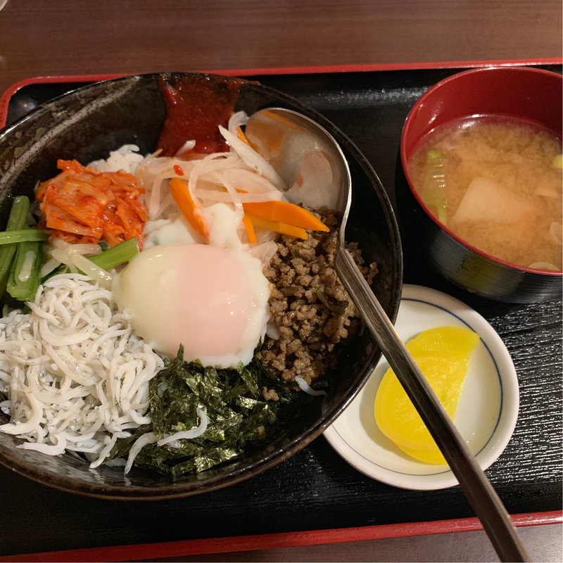 釜揚げシラス入りビビンバ丼(個室中華 新荘園 鎌倉店)