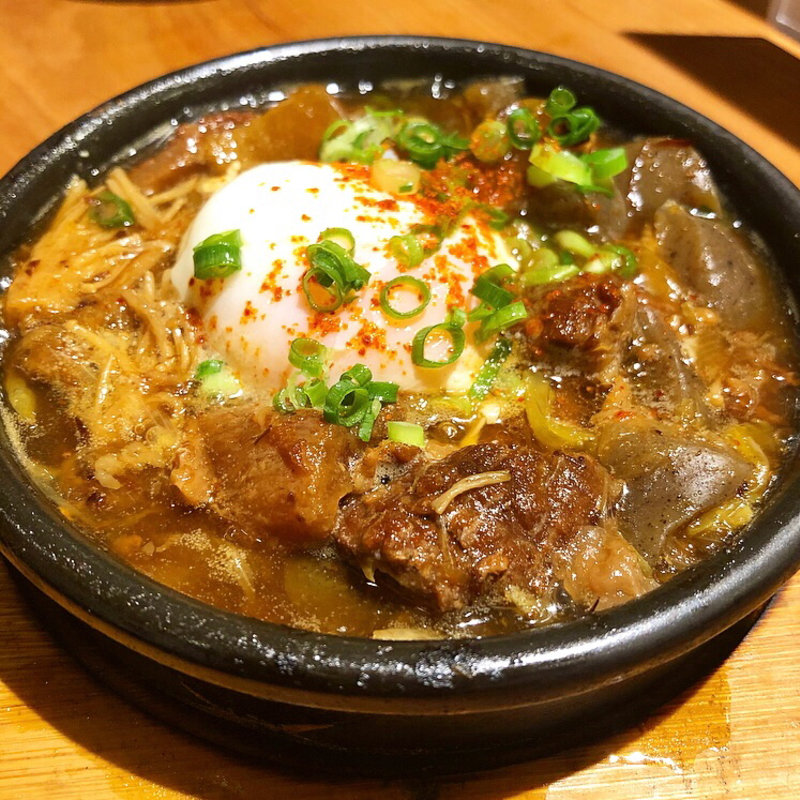 黒煮込み(餃子と煮込み)