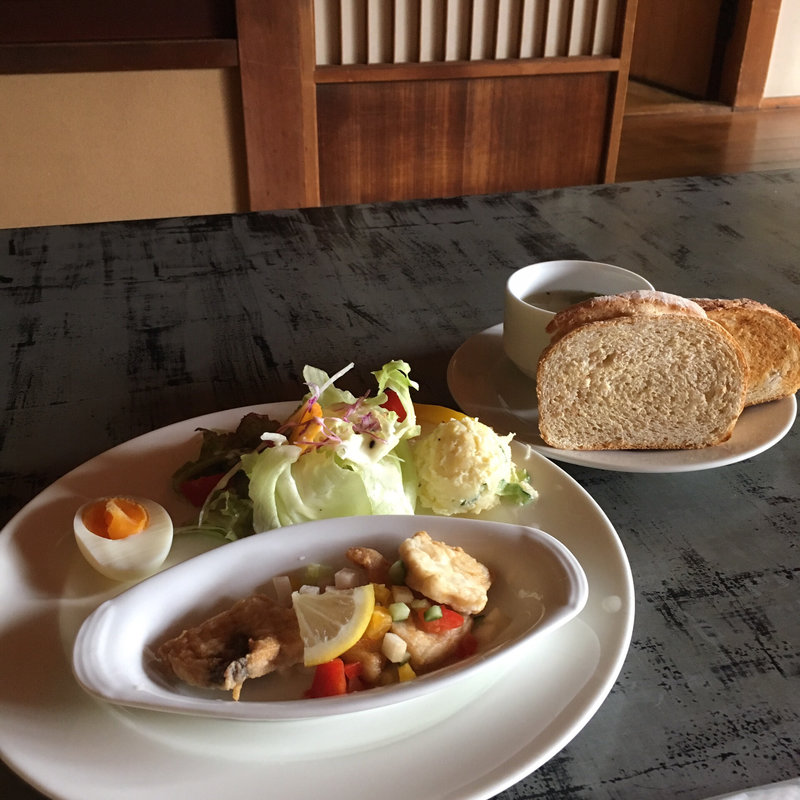 季節のパンプレート(カジキのエスカベッシュ)(カフェ 閑居)