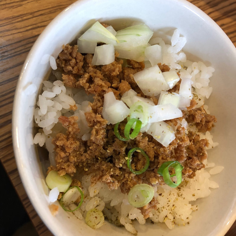 そぼろ丼(古民家らーめん春友流)