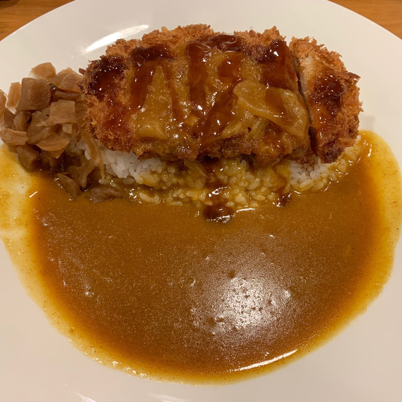 特撰ロースカツカレー 2辛  (C&Cの辛口は2辛、何故か30円増)(カツカレー専門店 新宿カレー 西新宿1丁目店 )