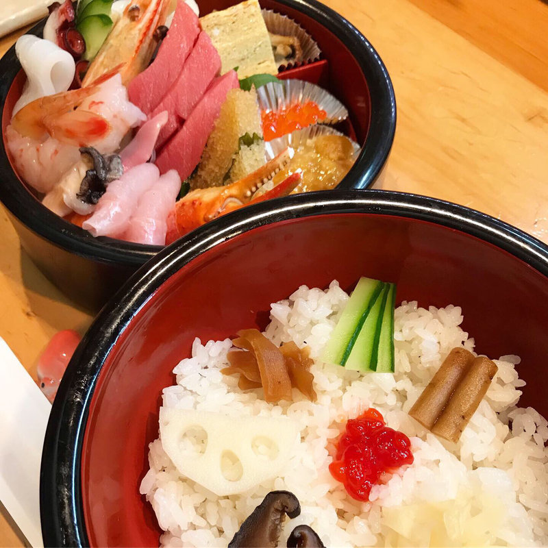 特選ちらし(よし寿司 （よしずし）)