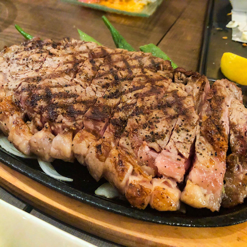 アンガス牛のサーロインステーキ(肉バル&魚バル KATSUO)