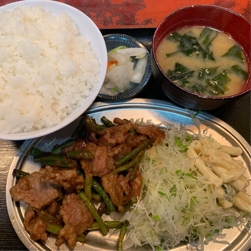 ニンニクの芽と牛肉の炒め物定食(だるま屋)