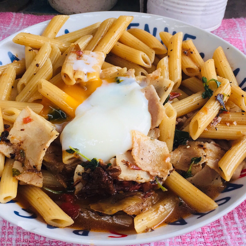 茄子とベーコンのペンネ(BOXX Coffee & X-presso)