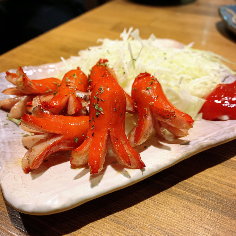 赤いウインナー(もつ焼き勝利はなれ)