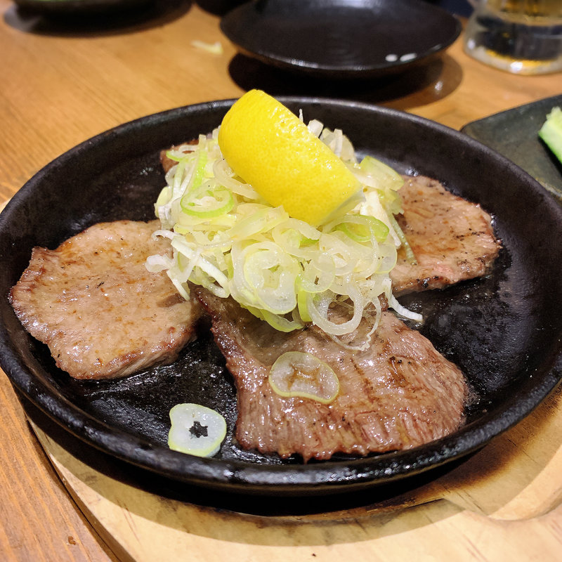 ネギ塩牛タン(もつ焼き勝利はなれ)
