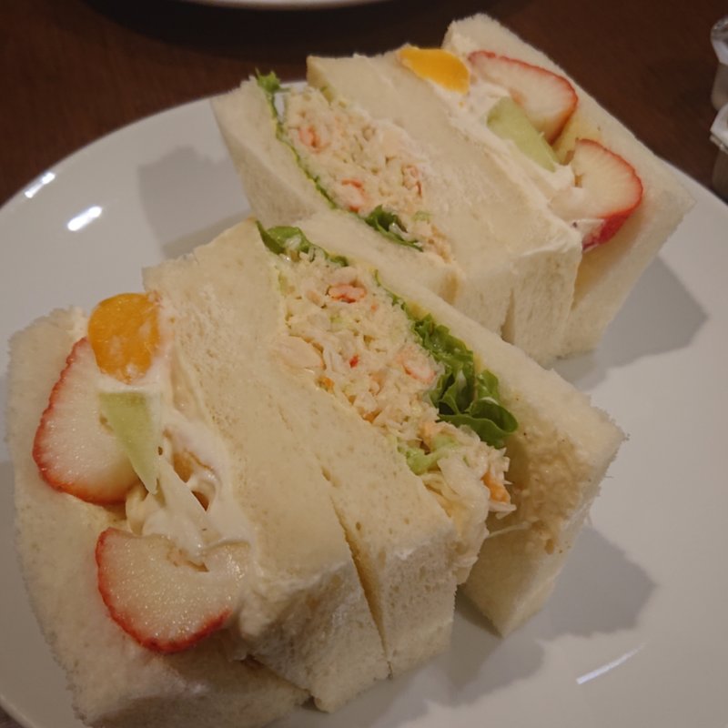 タラバ＆フルーツサンド(さえら)