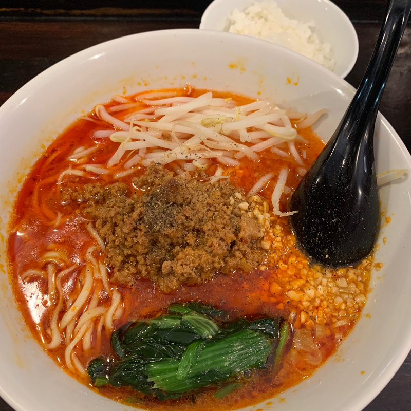 担々麺と承知ライス(ほうきぼし+ 神田店)