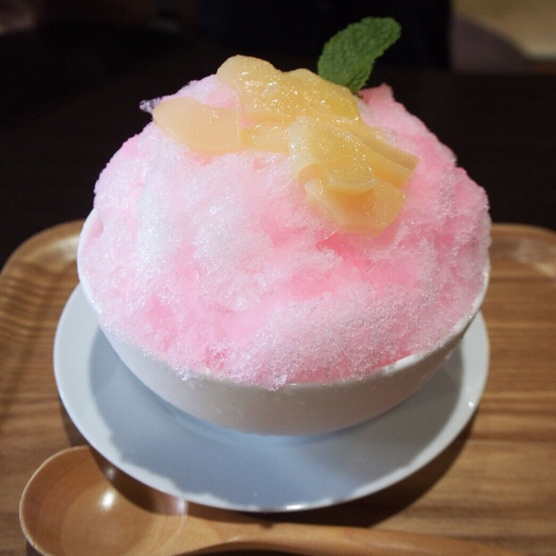 果肉入りかき氷〈ピーチ〉(サクカフェ aohana)