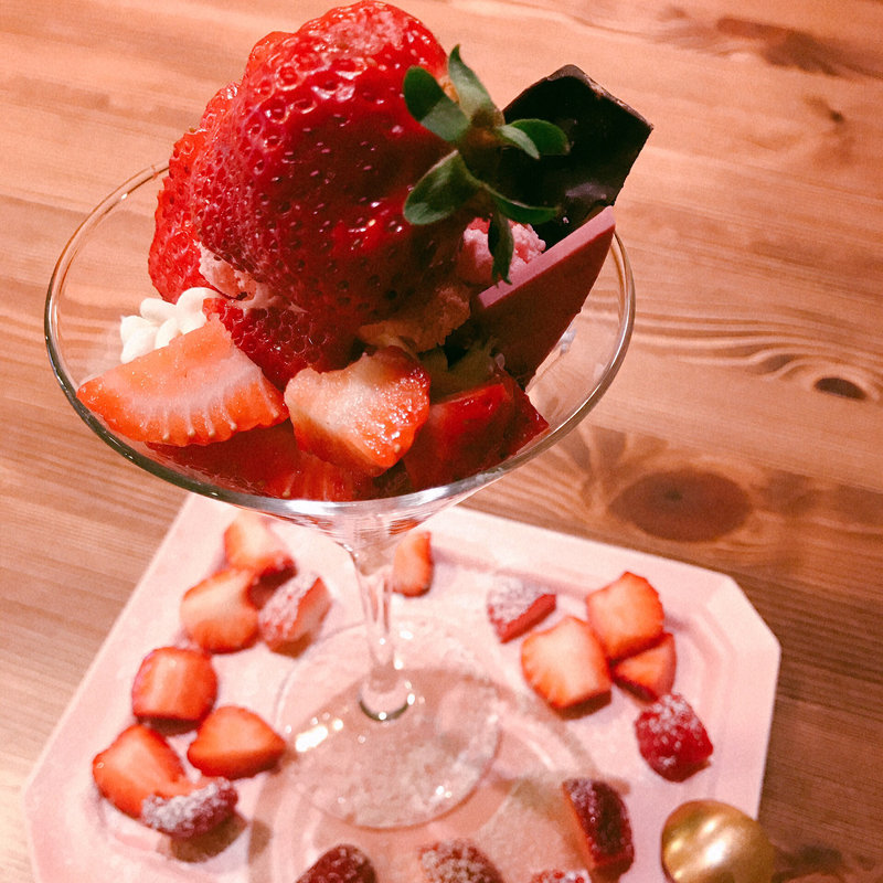 あまおういちごパフェ(momovege )