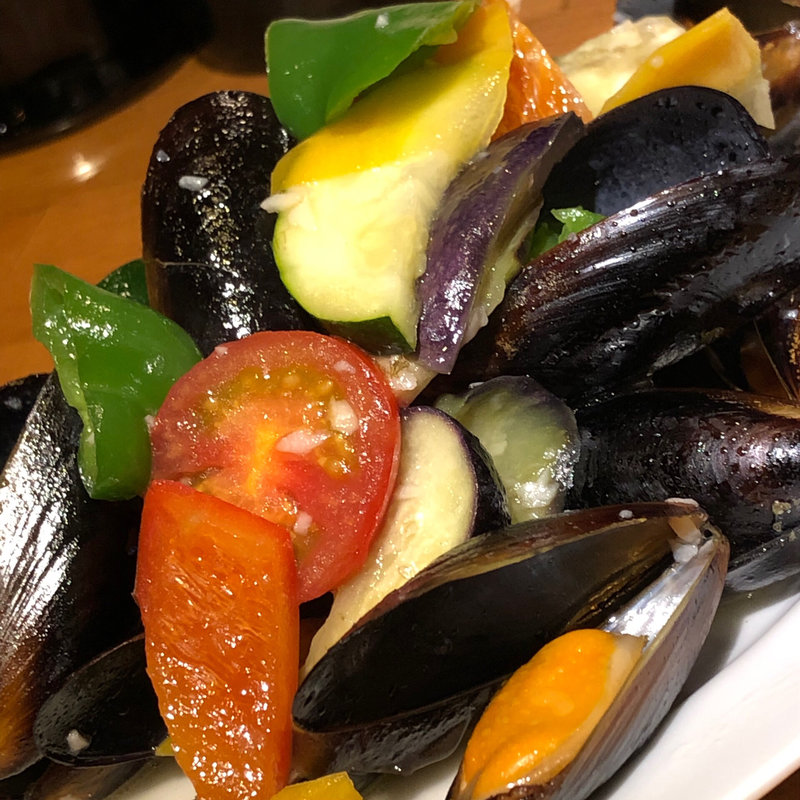 ムール貝と夏野菜のガーリックソテー(SoleiL ソレイユ)