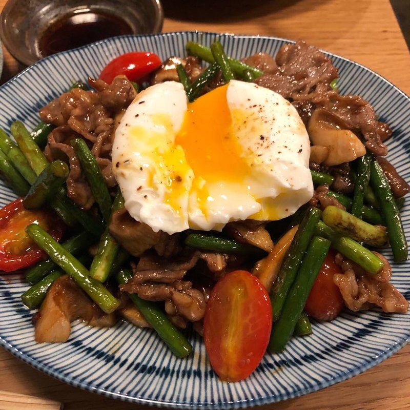 牛肉とニンニクの芽のオイスターソース炒め(yuzuki)