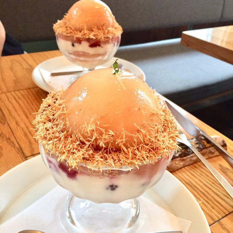 ピーチネストパフェ(スモーブローキッチン 中之島)