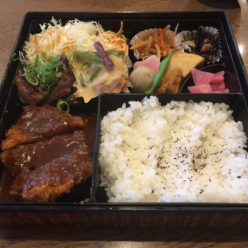 日替わり洋食弁当(ロイン フラワーロード店)