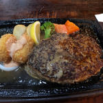 ジャンボハンバーグとクリームコロッケ(紅屋 （べにや）)