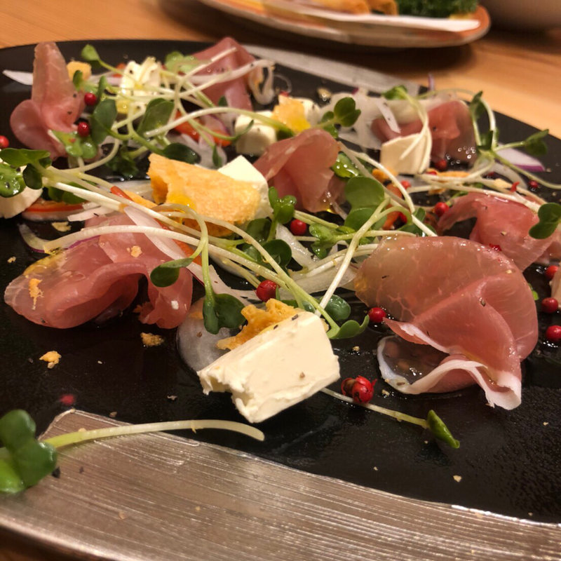 生ハムとチーズの盛り合わせ(うが忠)