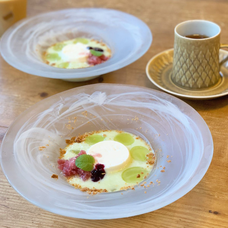 メロンとシャインマスカットのスープ仕立て(つむる)