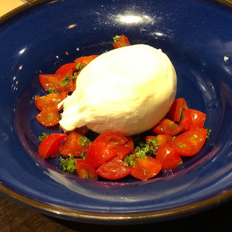 ブッラータチーズ(樽生ワイン食堂シュクガワバール)