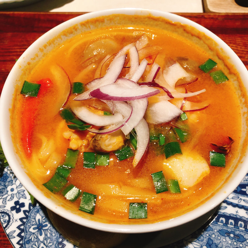 トムヤム・ヌードル(からんころん)