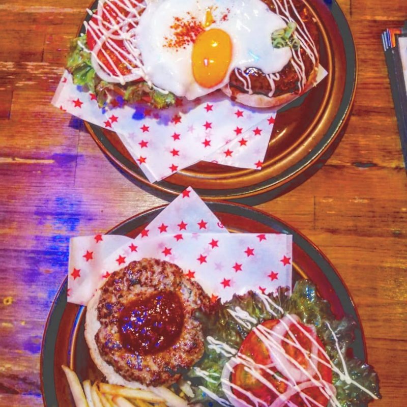 ブルームーンバーガー(ブルームーン・カフェ （BLUE MOON CAFE）)