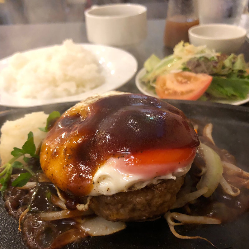 0℃熟成ハンバーグステーキ +目玉焼き(0℃熟成ステーキ 本店)