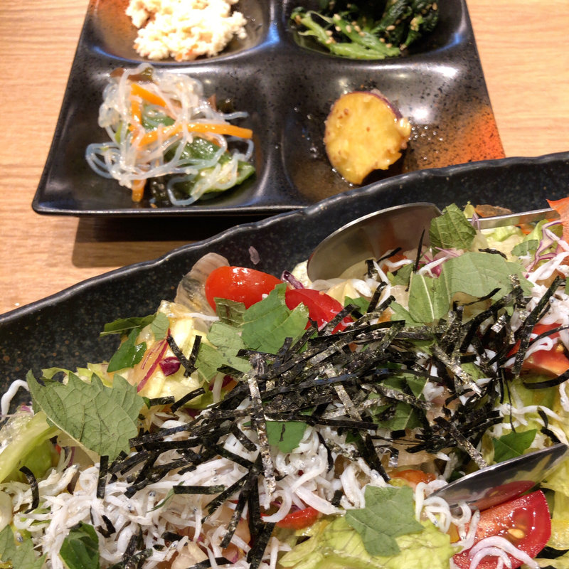 シラスと紫蘇の和風サラダ(菜々や 二俣川ジョイナステラス店)