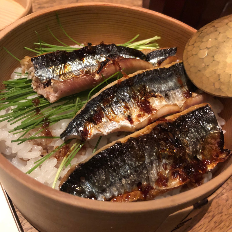 秋刀魚のごはん(HIGASHI-YAMA Studio)