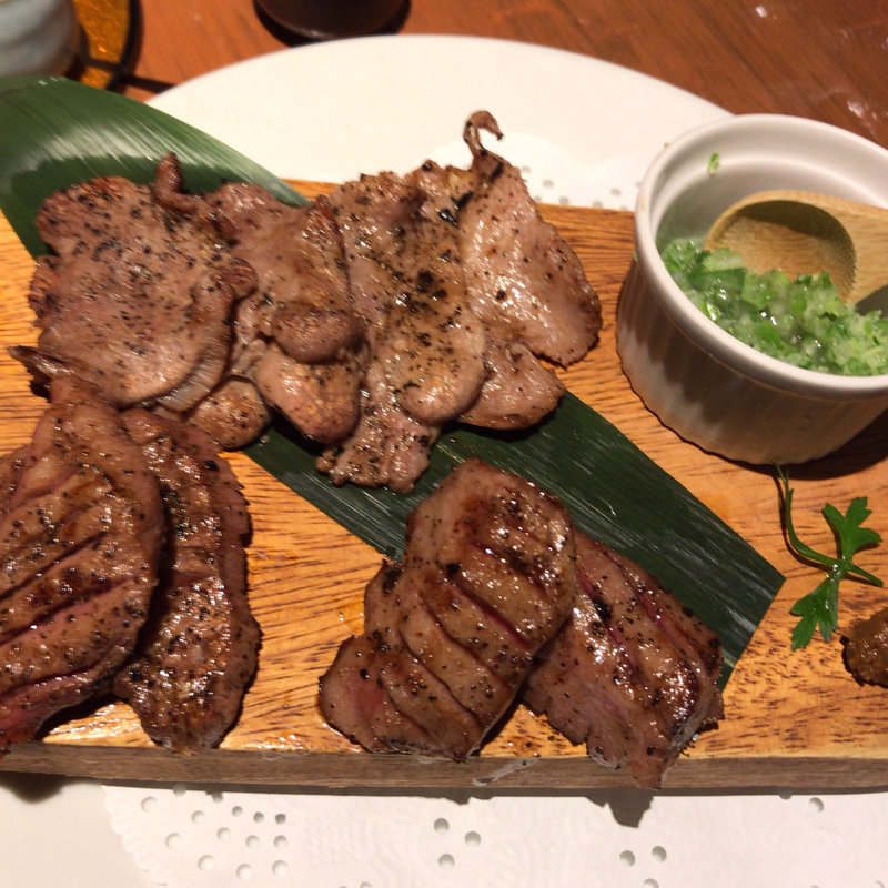 牛タンの盛合せ(ささや 北千住)