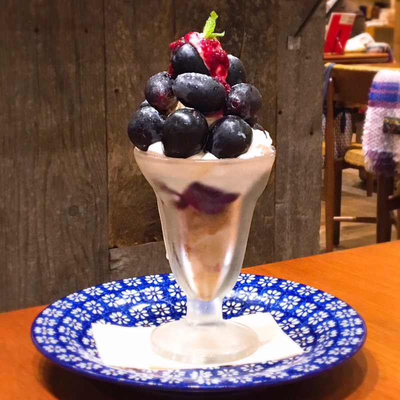 ながのパープルのぶどうパフェ(LOVE TABLE Agarato farm to table)