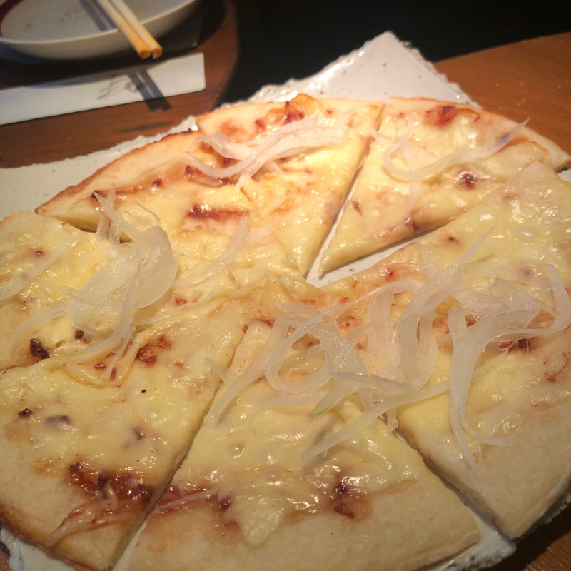 酒盗のピザ(梅田日本酒隠れ家リール食堂)