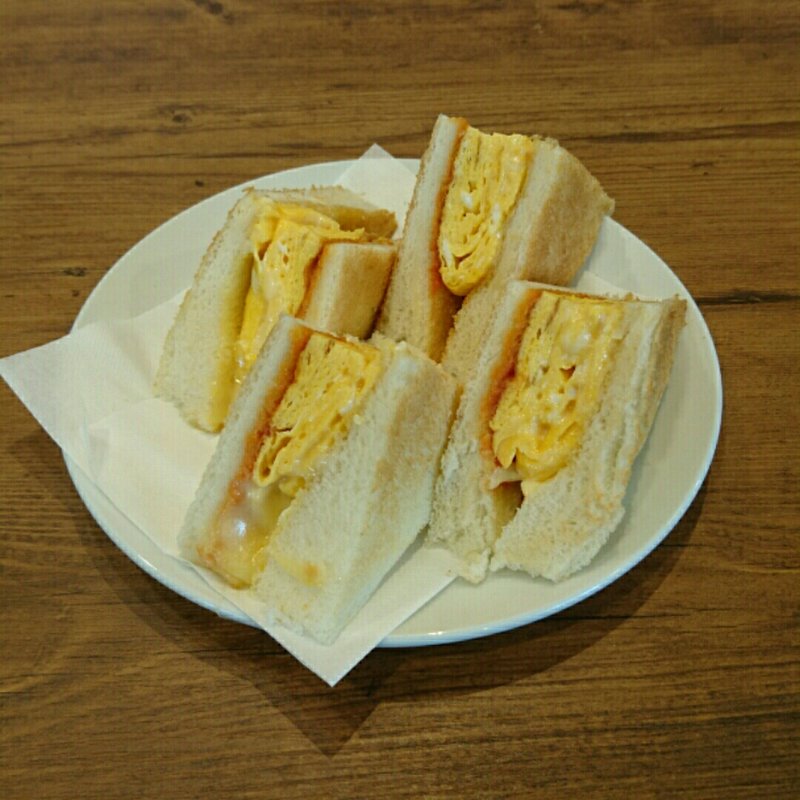 だし巻き玉子のサンドイッチ(アマゾン )