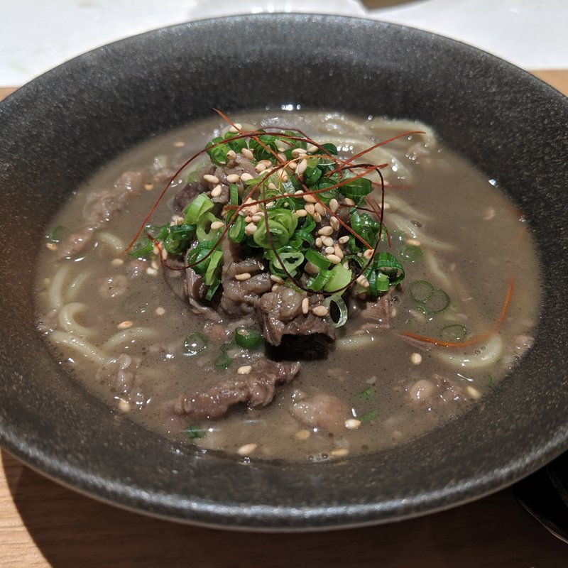 神戸牛黒胡麻ラーメン(おもき　離れ　銀座店)