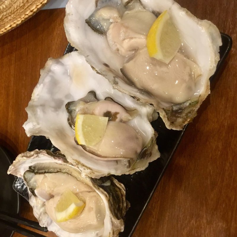 生牡蠣(炭火串焼 らいず 南森町店)