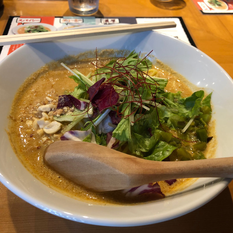 白胡麻担々麺(担々麺atとなりのあじと)