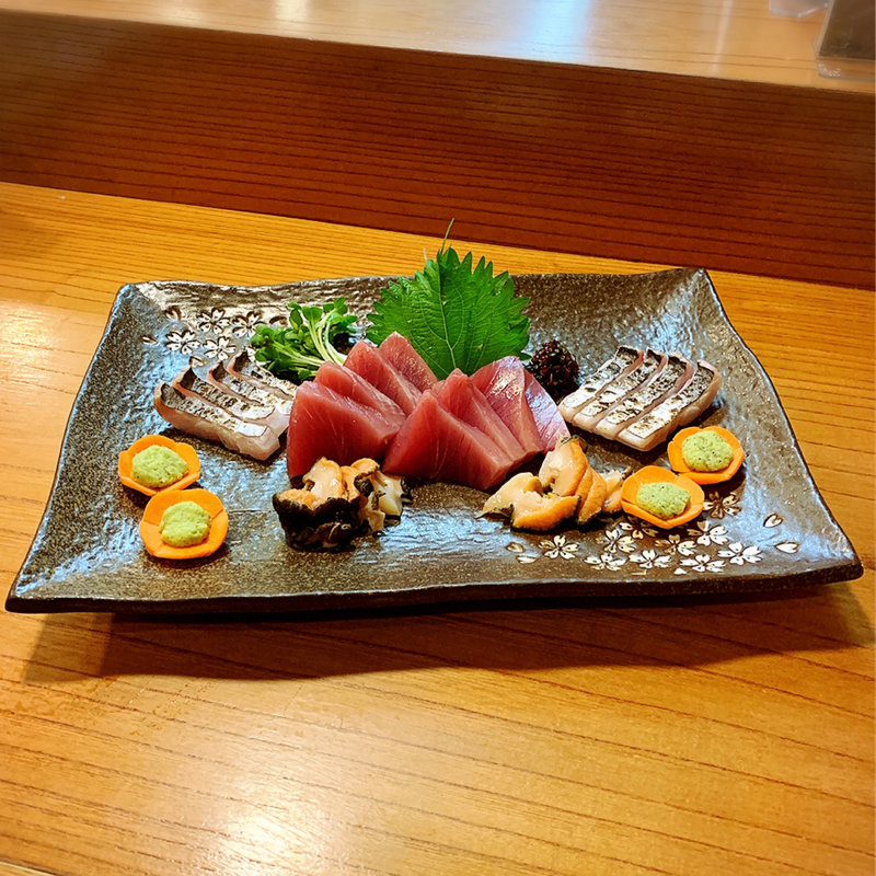 お造り3点盛り合わせ(とみ助 )