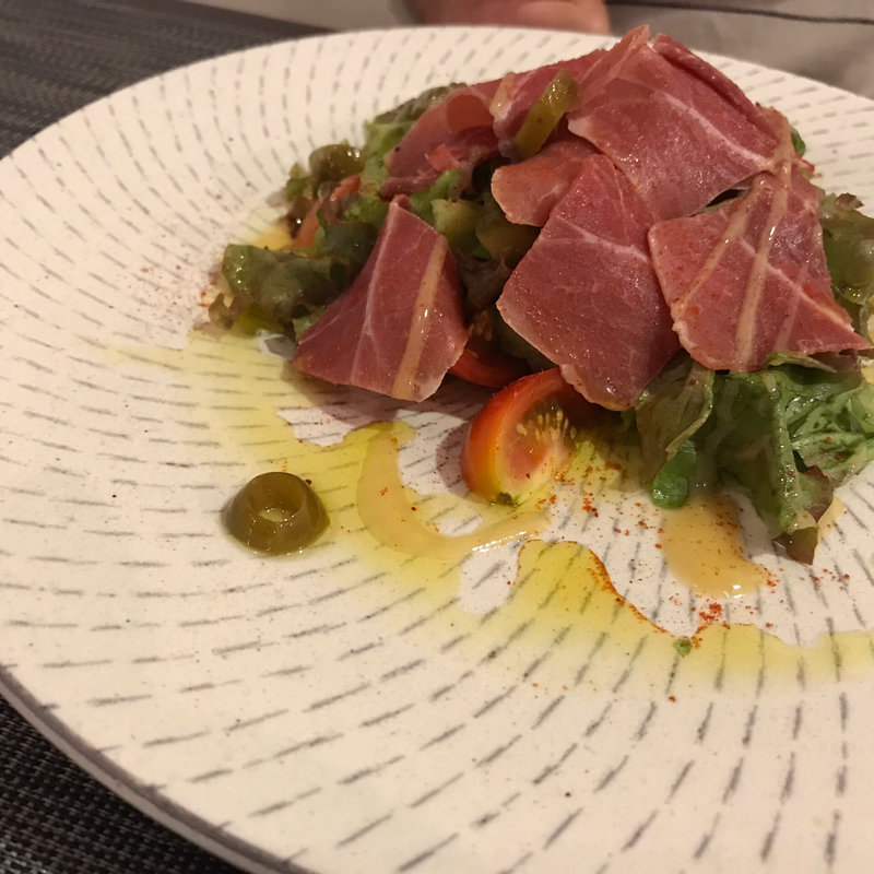 夜のコース 自家製生ハムサラダ(レザン デリカテッセン&カフェ)