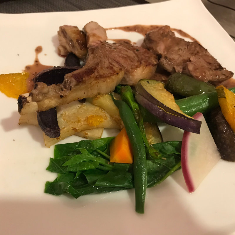 夜コースメイン 骨付きラムのグリル＋¥1000(レザン デリカテッセン&カフェ)