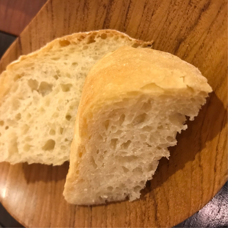 夜コース 自家製パン(レザン デリカテッセン&カフェ)