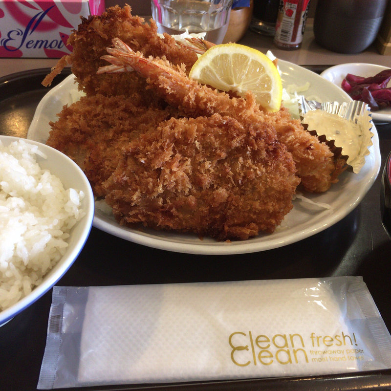 ヒレカツとエビフライ定食(たぬき )